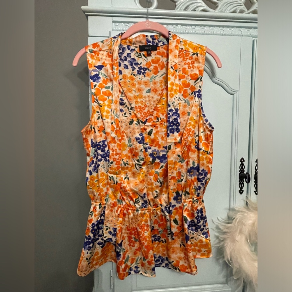 Eclair sleeveless blouse Size M